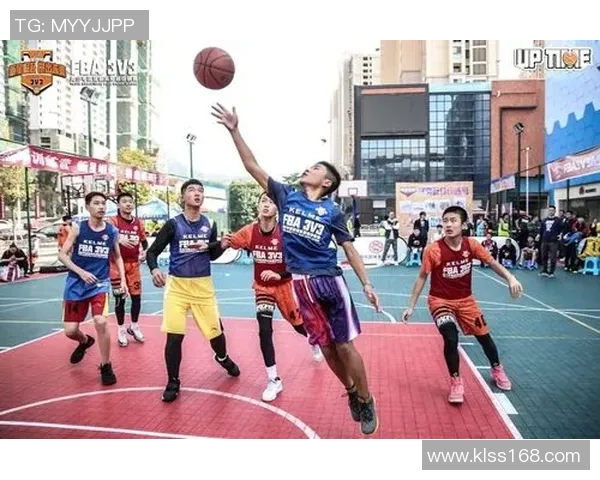 足球明星闪耀全场观众热情高涨尖叫声此起彼伏